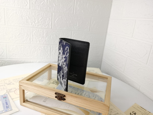 LVコピーウォレット背面デザイン